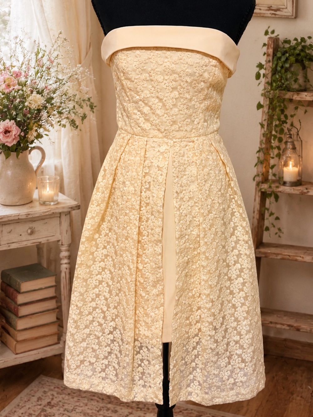 Elegant Cream Strapless Floral Lace Dress